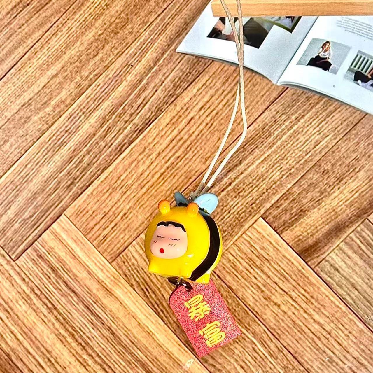 짱구는 못말려 꿀벌 코스프레 피규어 자동차 장식 펜던트 - Car Accessories Quirky 리뷰 및 가격