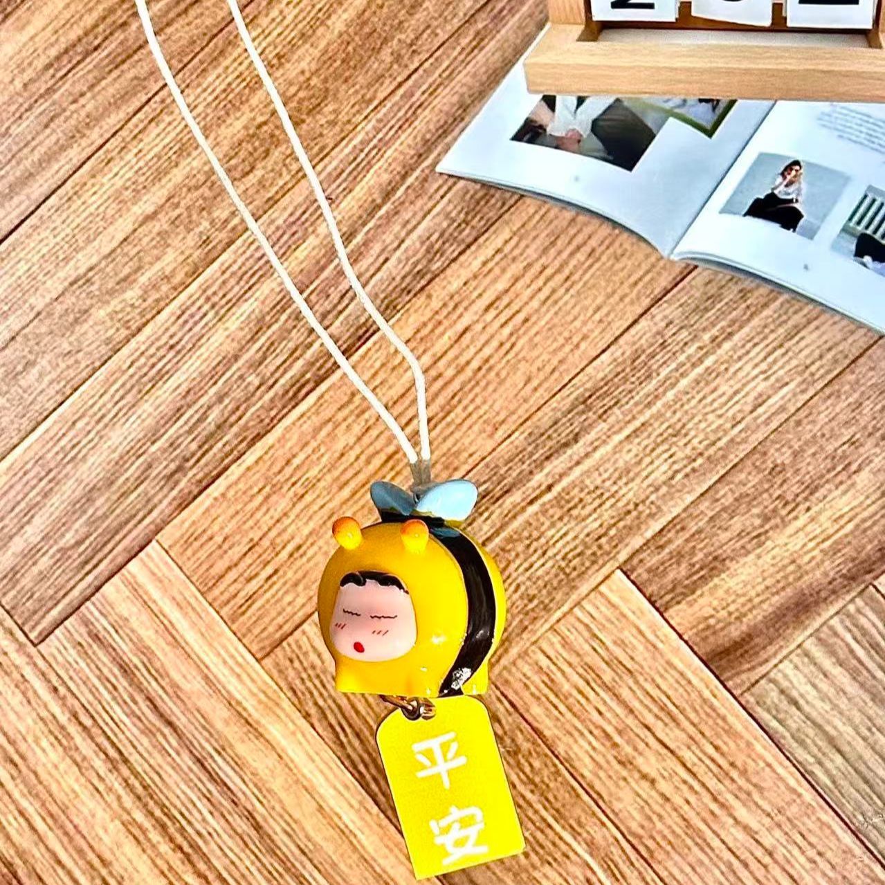 짱구는 못말려 꿀벌 코스프레 피규어 자동차 장식 펜던트 - Car Accessories Quirky 리뷰 및 가격